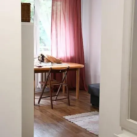 Apartment Mieszkanie Wsrod Bzow Warsaw